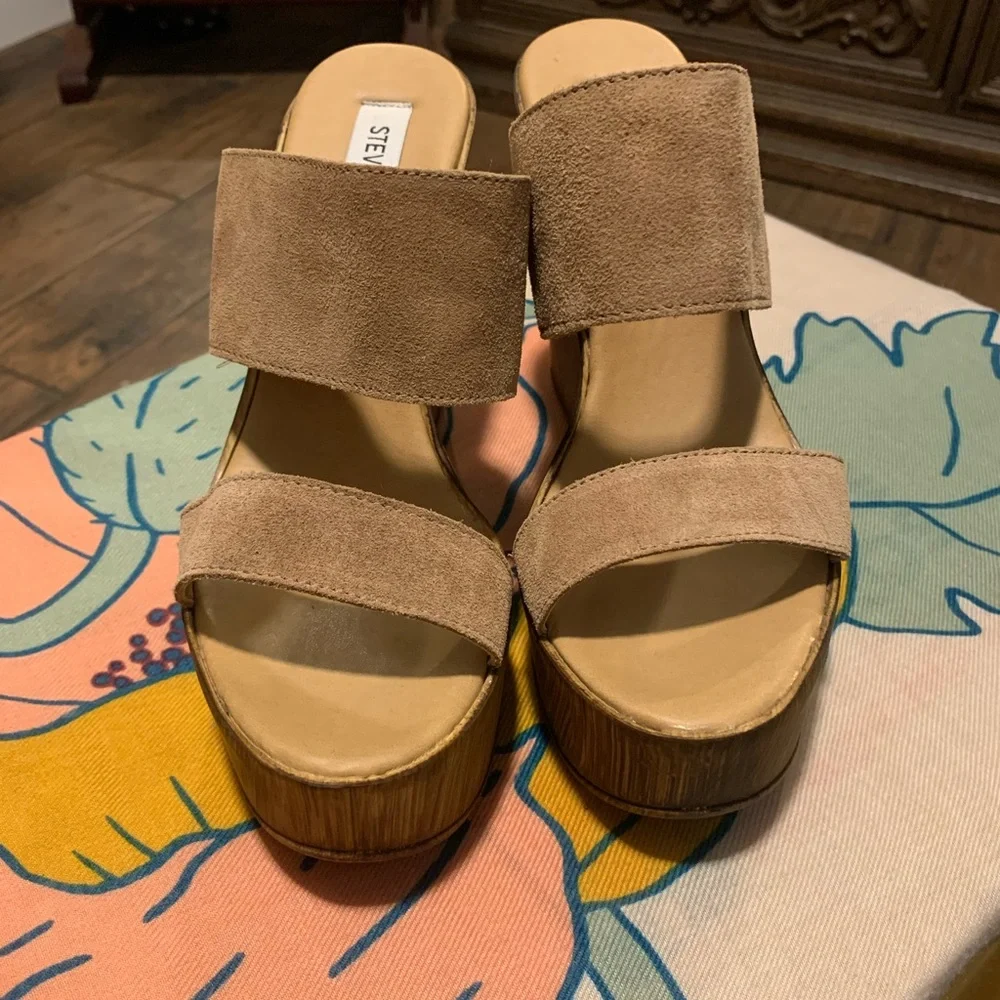 Steve Madden Tan Wedges - Picture 2 of 4